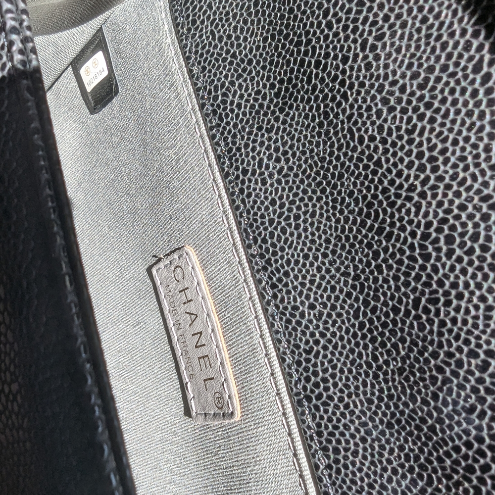 Authentic Chic Black Quilted Chain Bag - Picture 4 of 10